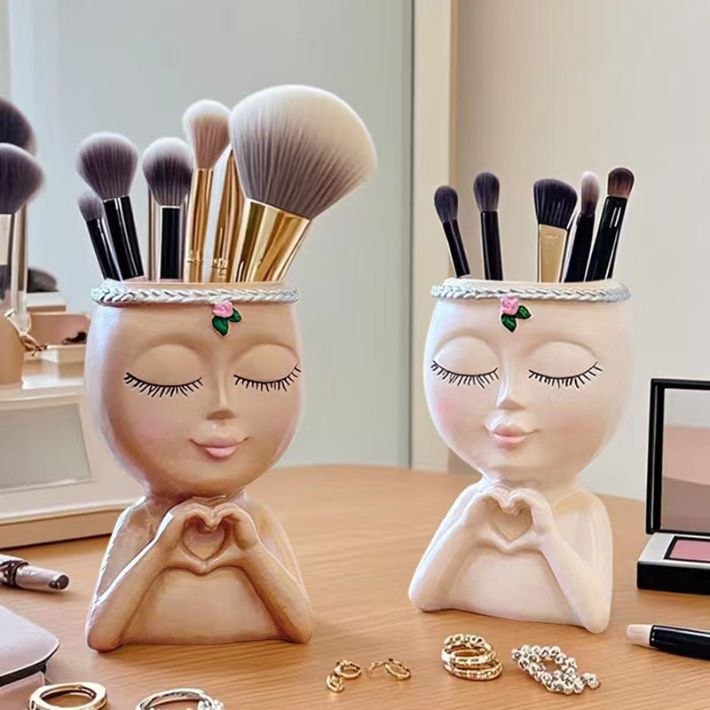Heart Girl Desk Pen Holder – product view 1