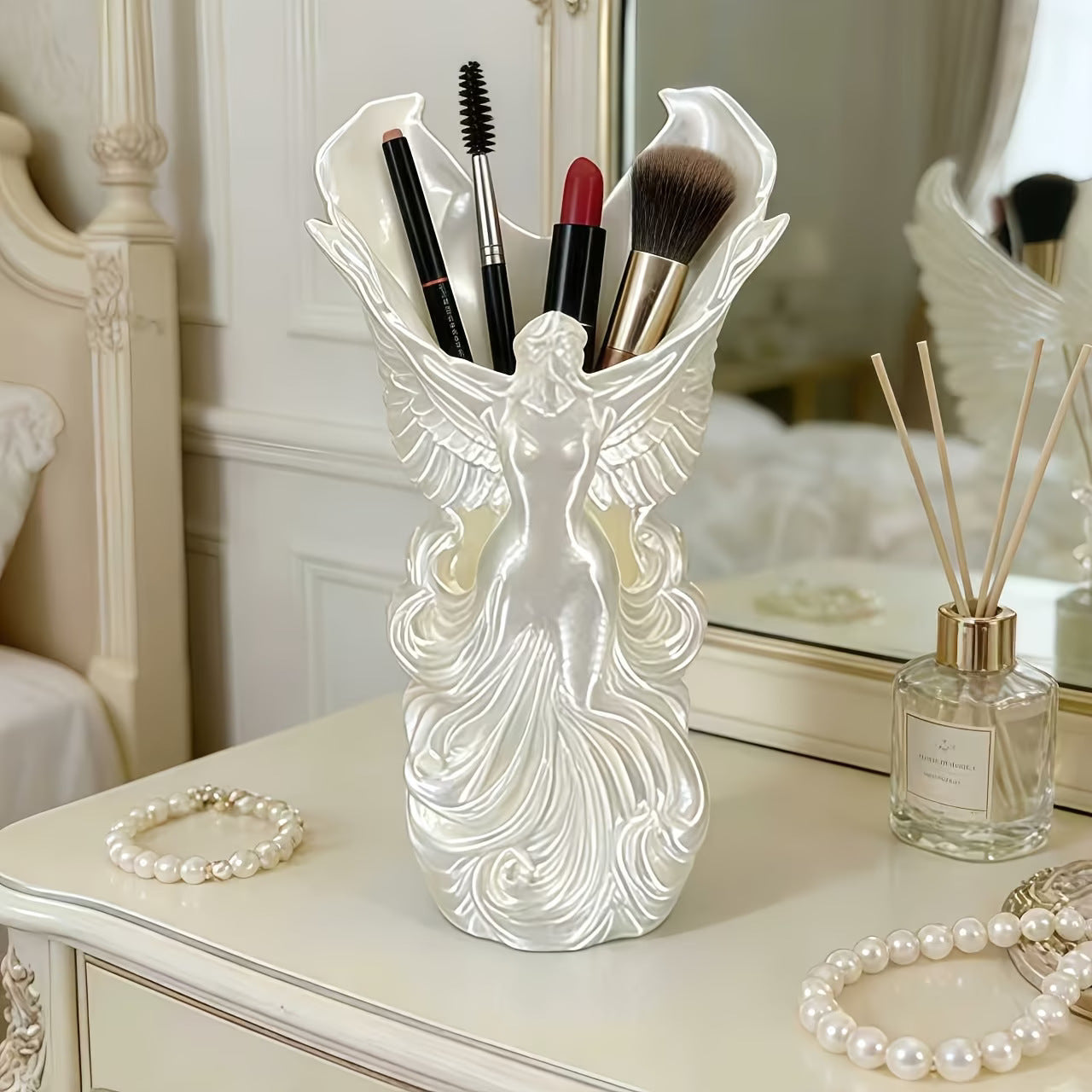 Angel Wing Pen Holder – product view 2