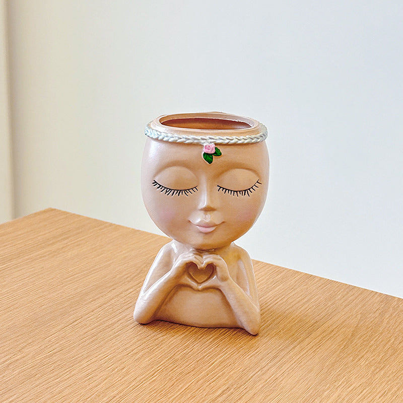 Heart Girl Desk Pen Holder – Coffee Brown